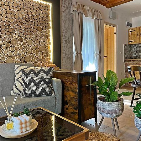 Cityside Cottage エゲル エクステリア 写真