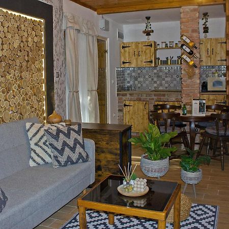 Cityside Cottage エゲル エクステリア 写真