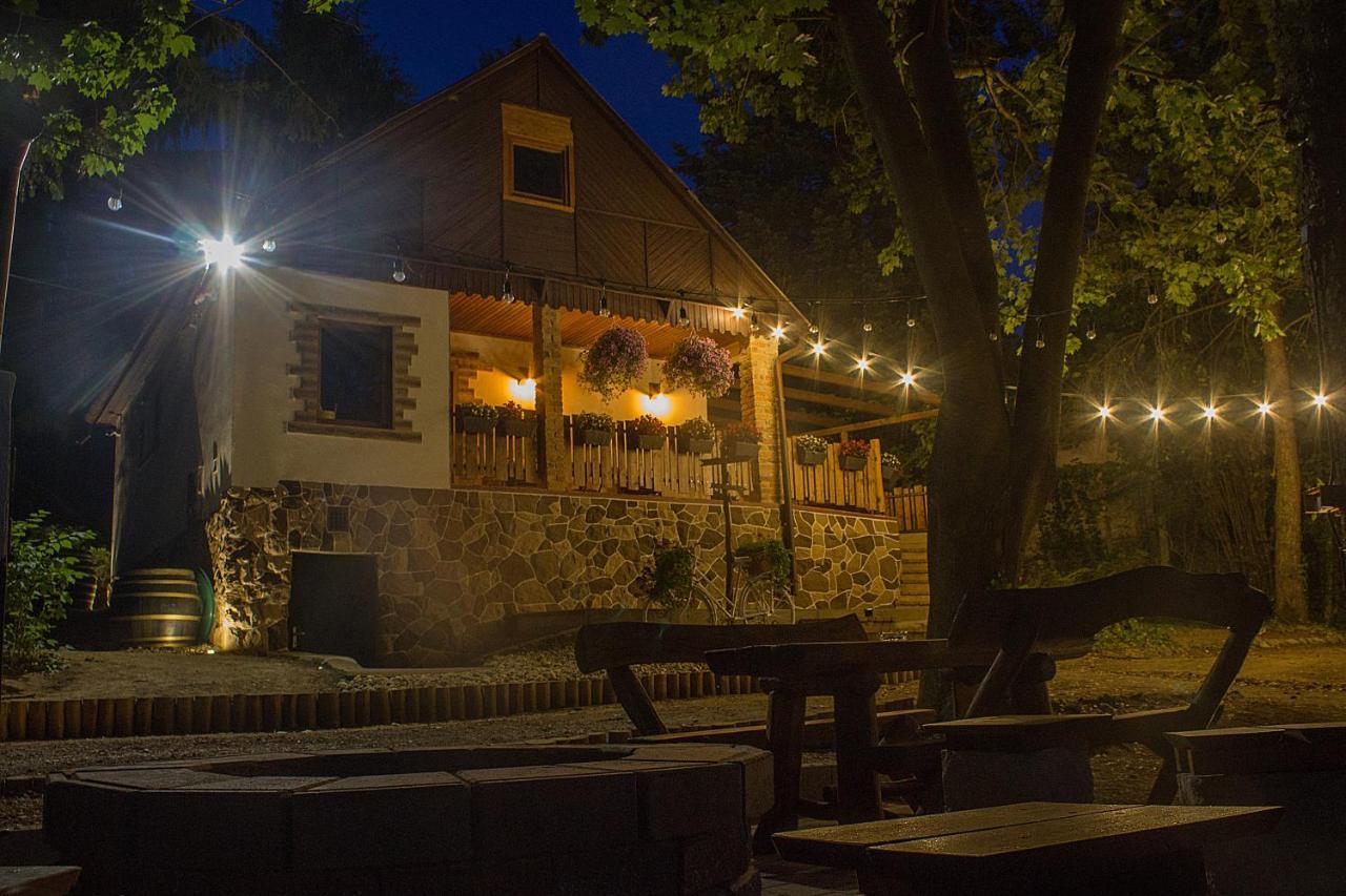 Cityside Cottage エゲル エクステリア 写真
