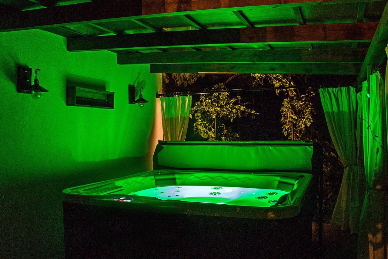 Cityside Cottage エゲル エクステリア 写真