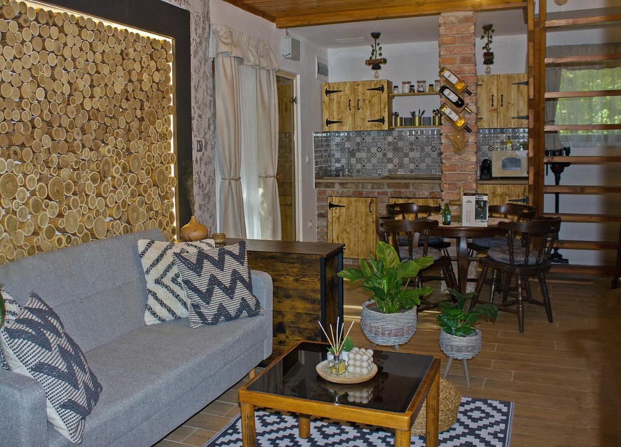 Cityside Cottage エゲル エクステリア 写真