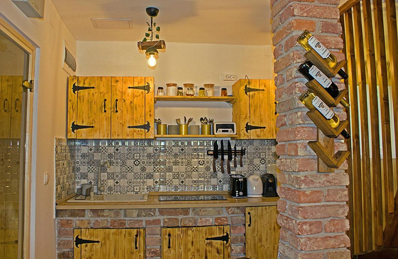Cityside Cottage エゲル エクステリア 写真